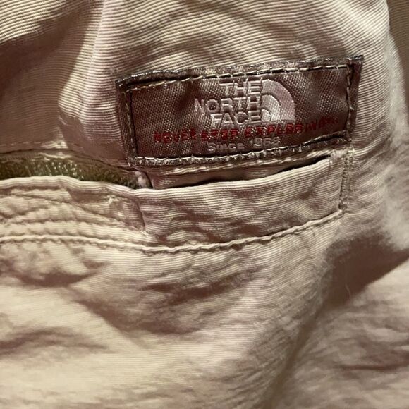 The North Face Tan Nylon Cargo shorts - Picture 6 of 7